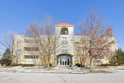 $266,500 | 977 Harris Road, Unit 34, Grayslake, IL 60030