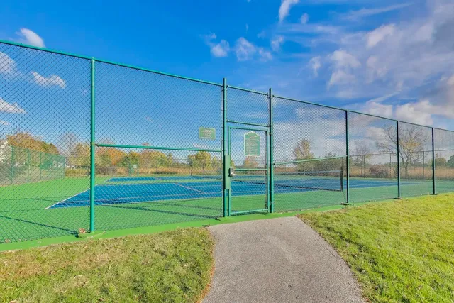 $269,000 | 977 Harris Road, Unit 34, Grayslake, IL 60030