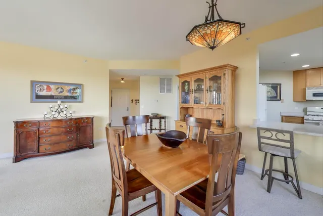 $269,000 | 977 Harris Road, Unit 34, Grayslake, IL 60030