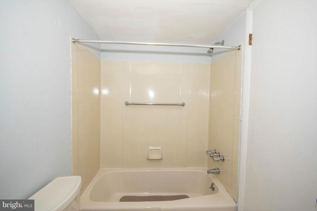 4138 Cliffvale Road Nottingham, MD 21236 - Photo 24 of 28 Bath
