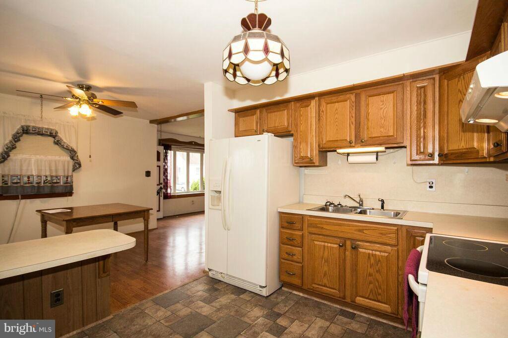 4138 Cliffvale Road Nottingham, MD 21236 - Photo 7 of 28 Kitchen