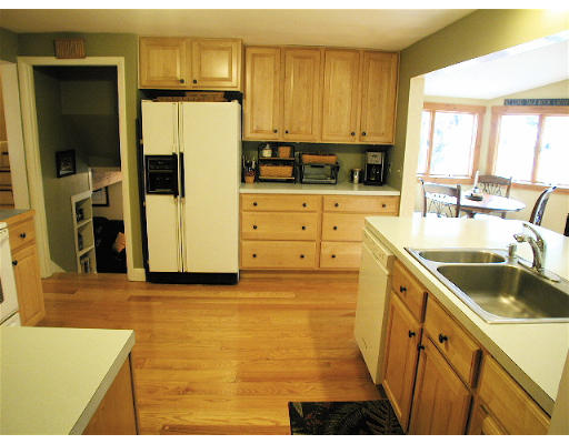 22 Oneida Road Acton, MA 01720 - Photo 7 of 30 Gallery Image 7