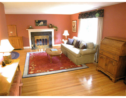 22 Oneida Road Acton, MA 01720 - Photo 8 of 30 Gallery Image 8