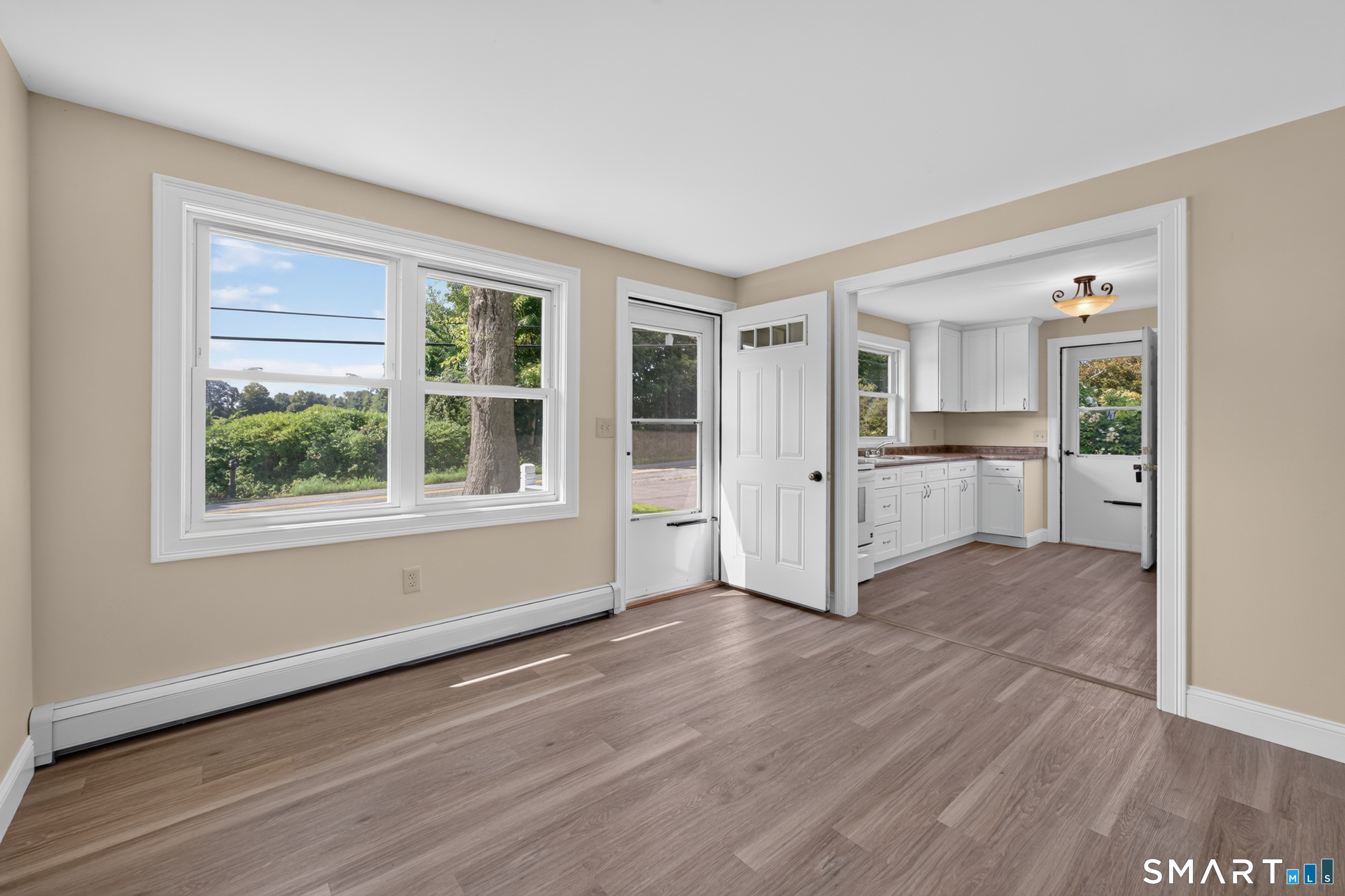 6 White Plains Road Norwich, CT 06360 - Photo 8 of 39 Gallery Image 8