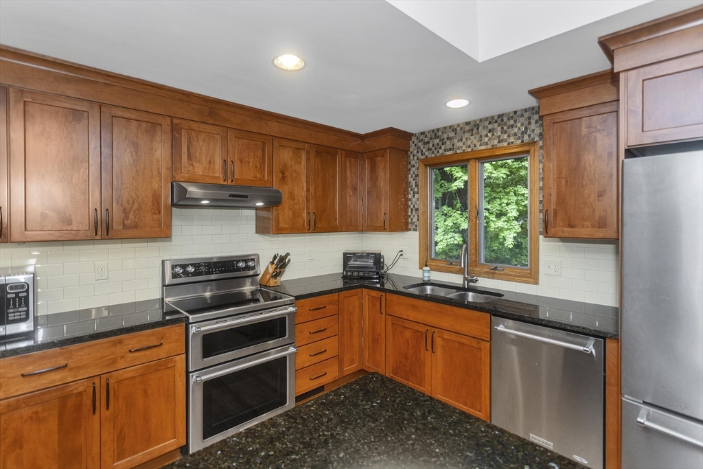 44 Westhampton Road Northampton, MA 01062 - Photo 15 of 42