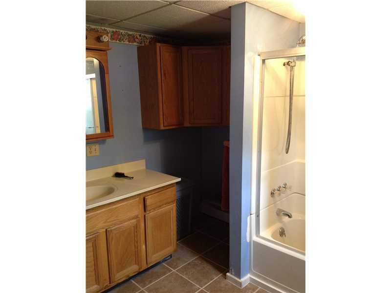 1287 Savage Road Salisbury, PA 15558 - Photo 4 of 8 Full Bath.