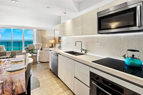 $26,250 | Mid Beach, Miami Beach, FL 33139