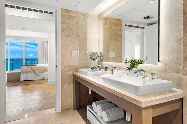 $42,000 | Mid Beach, Miami Beach, FL 33139