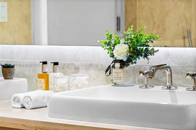 $42,000 | Mid Beach, Miami Beach, FL 33139