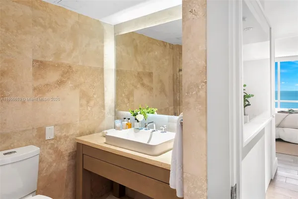 $26,250 | Mid Beach, Miami Beach, FL 33139