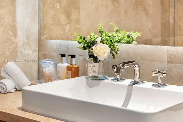 $42,000 | Mid Beach, Miami Beach, FL 33139