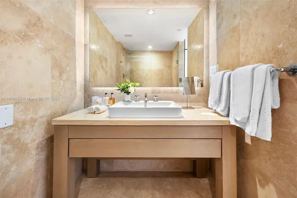 $26,250 | Mid Beach, Miami Beach, FL 33139