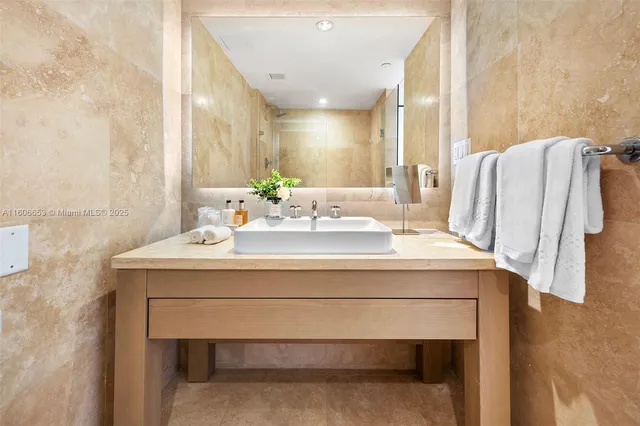 $42,000 | Mid Beach, Miami Beach, FL 33139