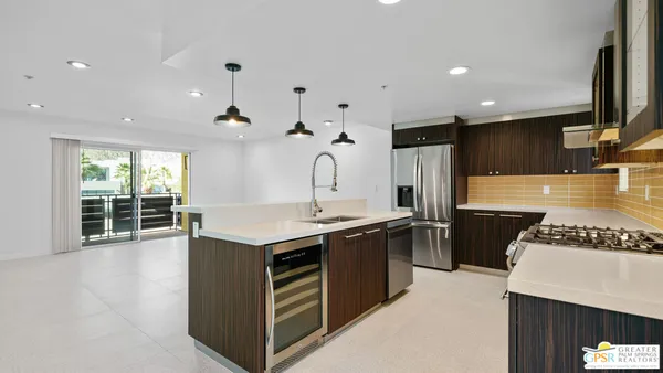 $539,000 | 588 East San Lorenzo Road, Unit 201, Palm Springs, CA 92264