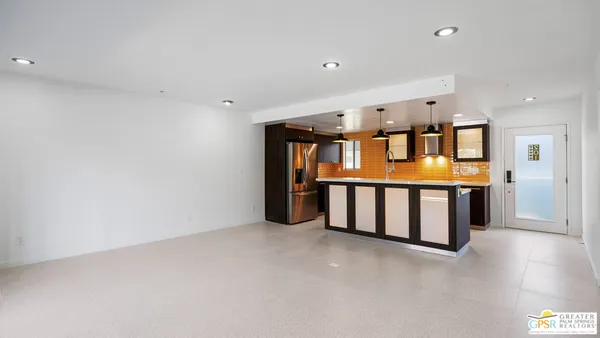 $539,000 | 588 East San Lorenzo Road, Unit 201, Palm Springs, CA 92264