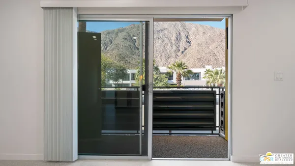 $539,000 | 588 East San Lorenzo Road, Unit 201, Palm Springs, CA 92264