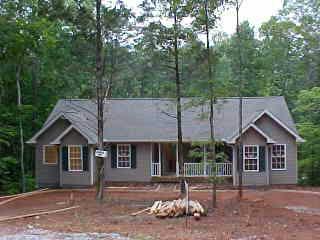 105 Bayfield Road Westminster, SC 29693 - Photo 1 of 9 Gallery Image 1