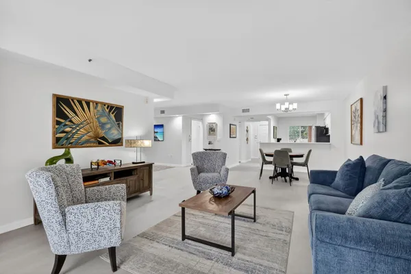 $3,000 | 12547 Imperial Isle Drive, Unit 204, Boynton Beach, FL 33437