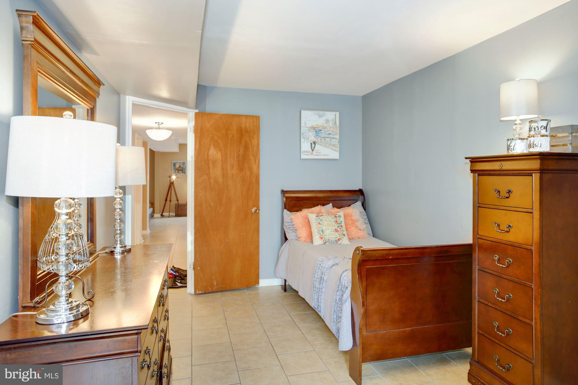 2841 Woodbridge Road Philadelphia, PA 19114 - Photo 17 of 26 Gallery Image 17