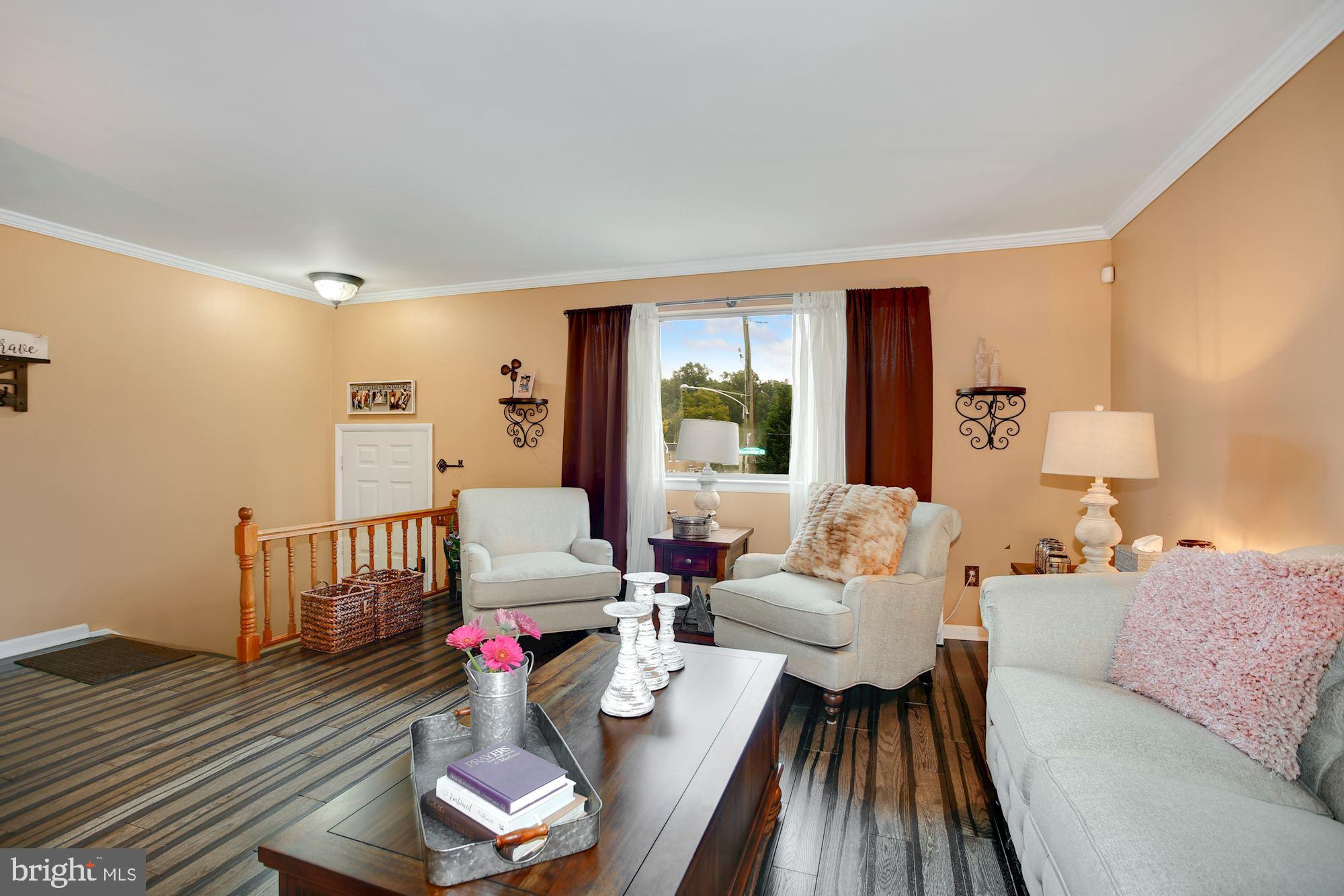 2841 Woodbridge Road Philadelphia, PA 19114 - Photo 3 of 26 Gallery Image 3