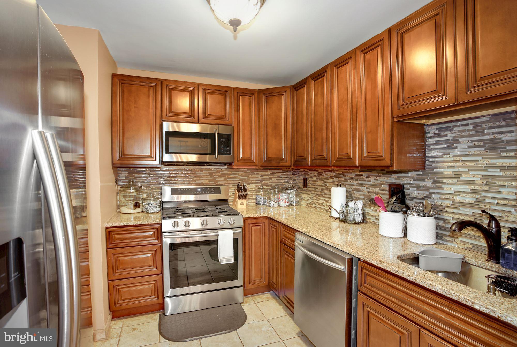 2841 Woodbridge Road Philadelphia, PA 19114 - Photo 8 of 26 Gallery Image 8