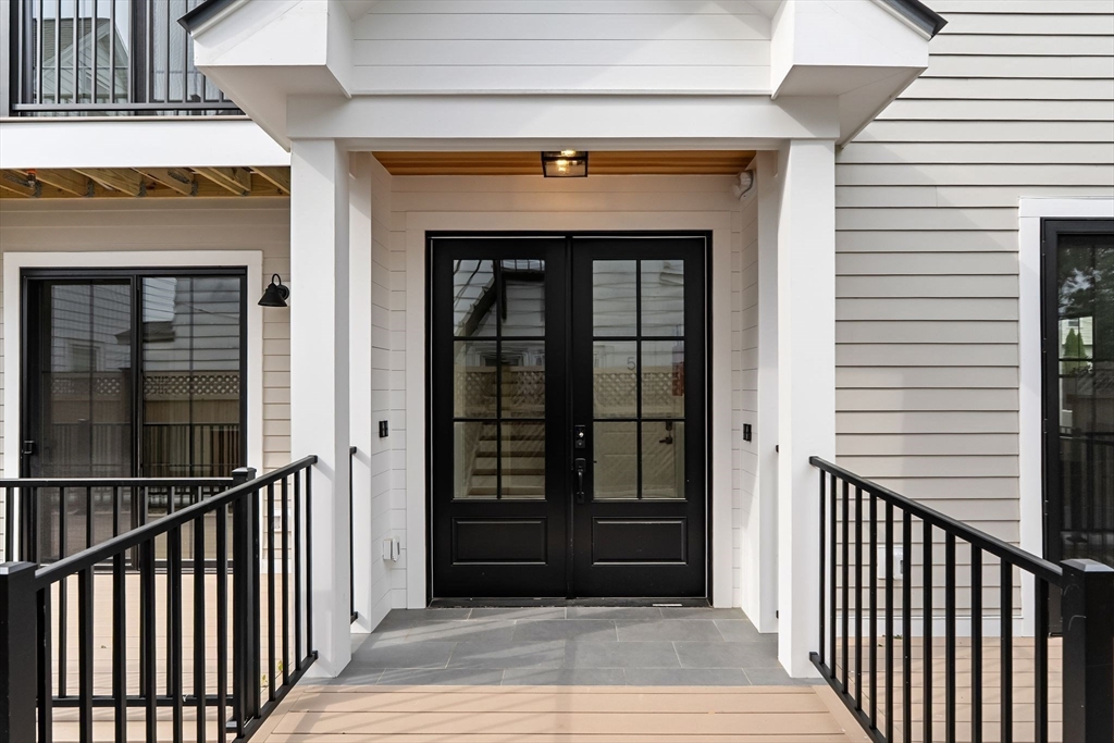 27 Shepard Street, Unit 4 Boston, MA 02135 - Photo 4 of 40