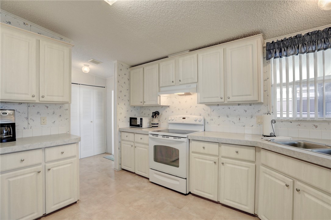 7664 Chasta Road Micco, FL 32976 - Photo 8 of 26