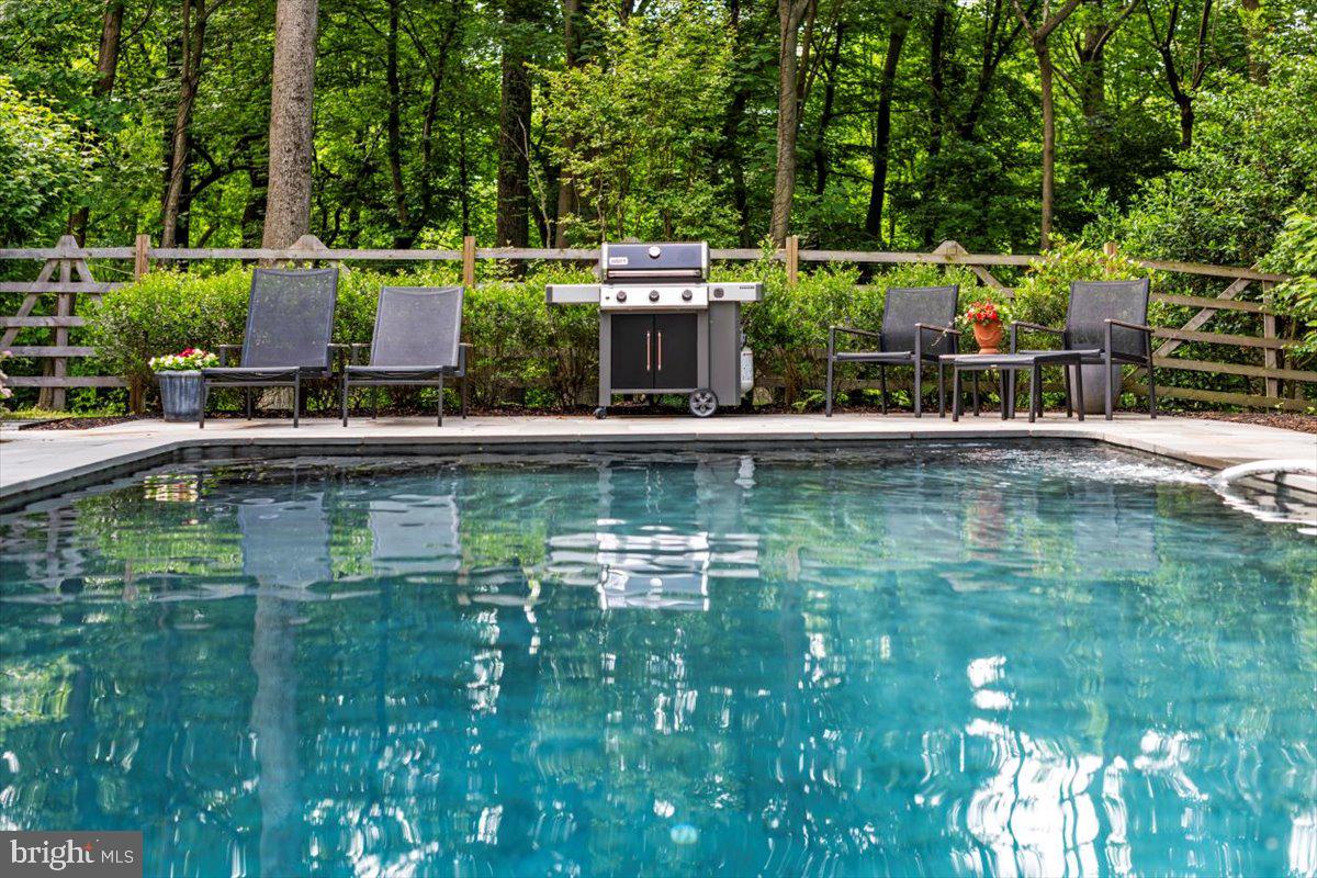 724 St Andrews Road Philadelphia, PA 19118 - Photo 23 of 46