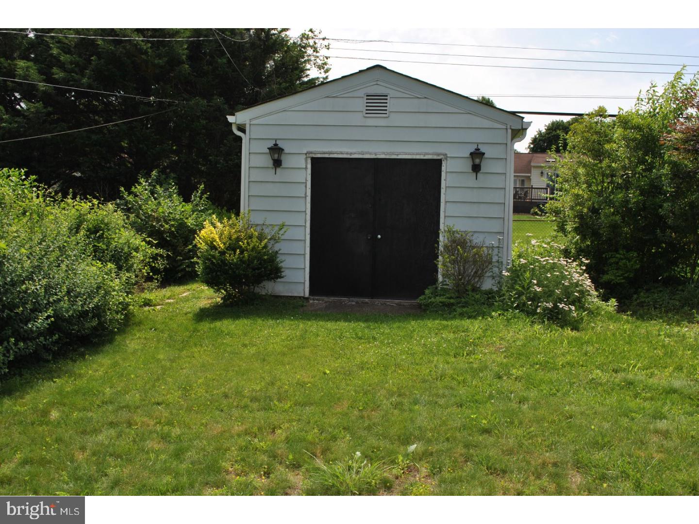 211 Valley Road Warminster, PA 18974 - Photo 23 of 25 Back Yard