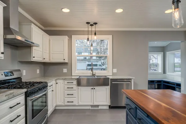 $319,900 | 128 Sylvia Street, Mankato, MN 56001