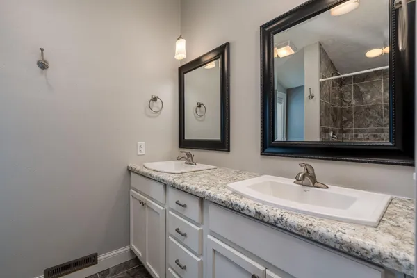 $319,900 | 128 Sylvia Street, Mankato, MN 56001