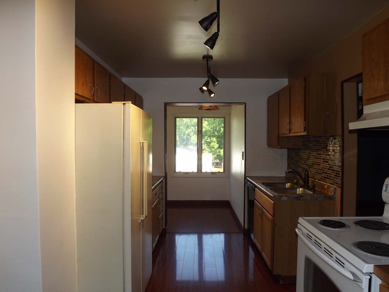 424 Douglas Street Rhinelander, WI 54501 - Photo 3 of 26 Gallery Image 3