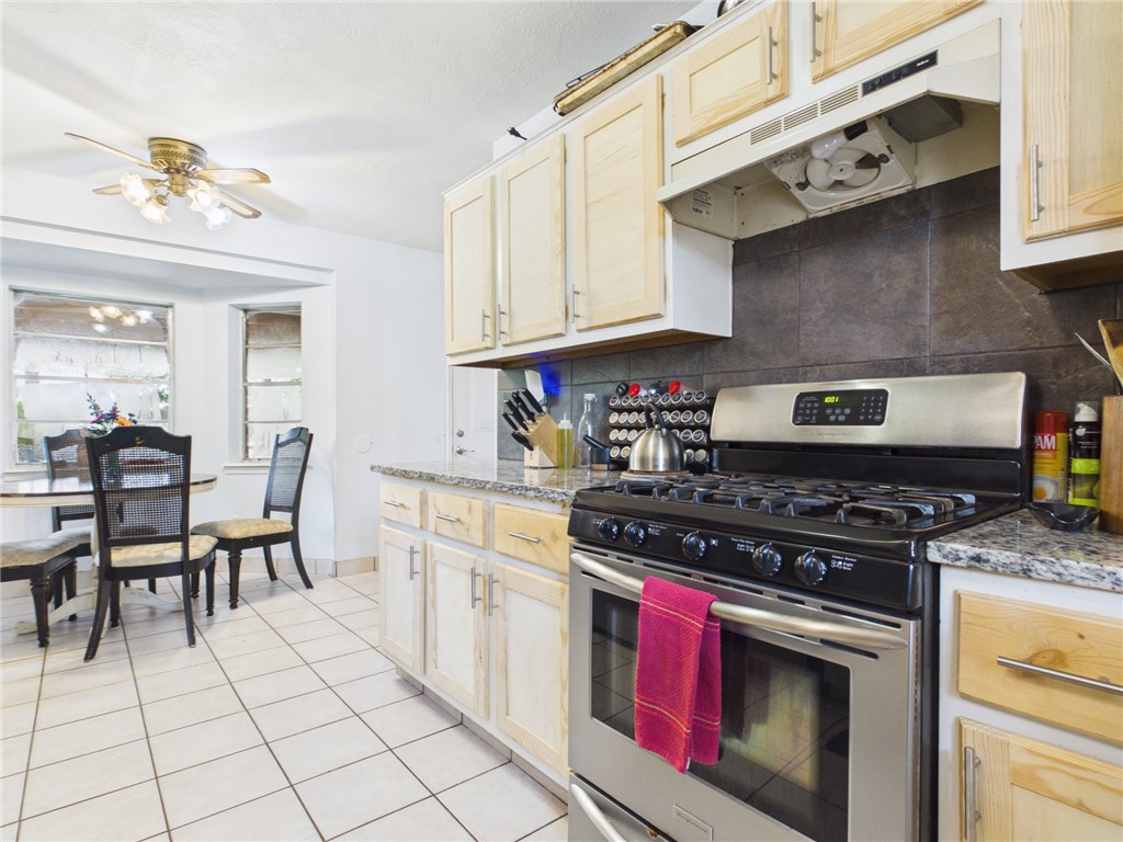800 Rio Grande Lane Bryan, TX 77801 - Photo 7 of 24