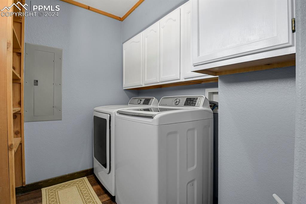 998 Bunker Hill Road Silver Cliff, CO 81252 - Photo 24 of 49 a utility room with dryer and washer