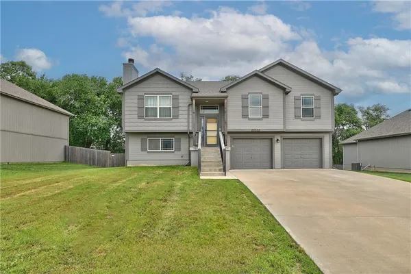 $410,000 | 20022 West 220th Terrace, Spring Hill, KS 66083