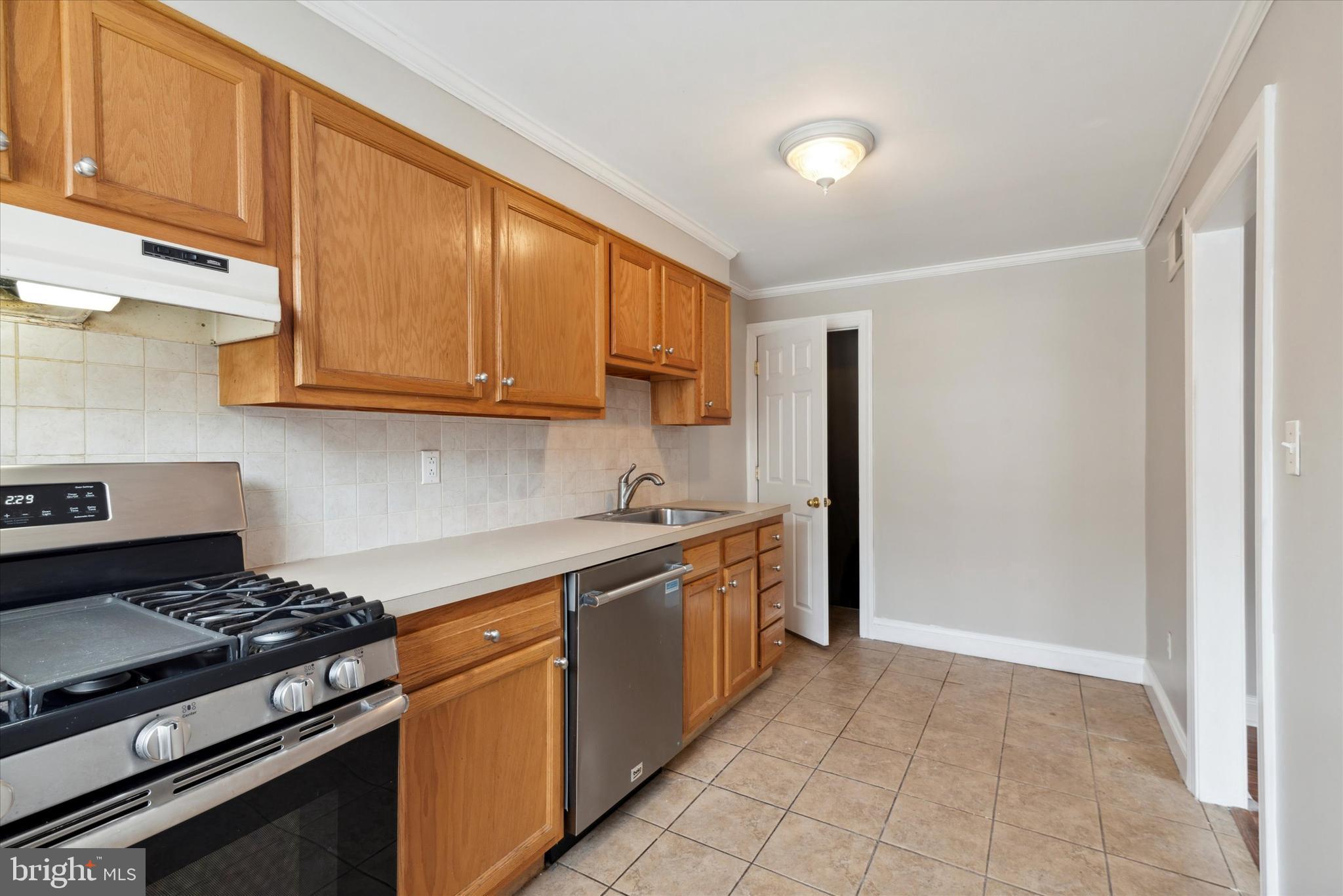 7417 Ruskin Road Philadelphia, PA 19151 - Photo 8 of 25 Gallery Image 8