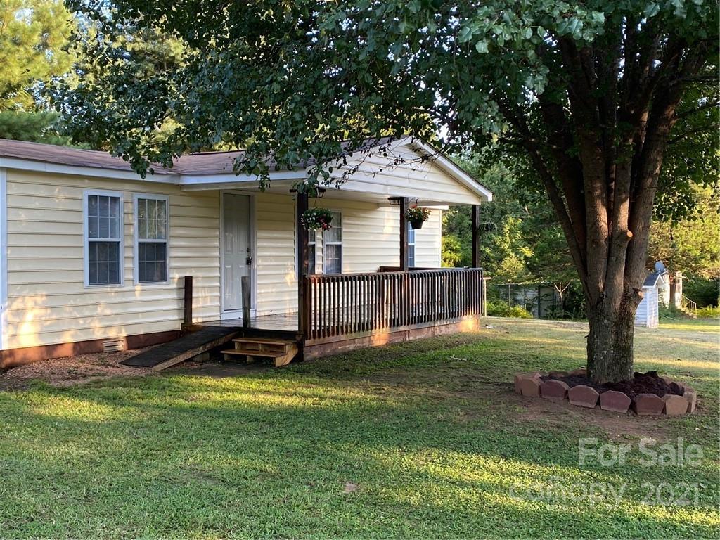 675 Hendricks Road Salisbury, NC 28147 - Photo 2 of 17 a front view of a house with a yard
