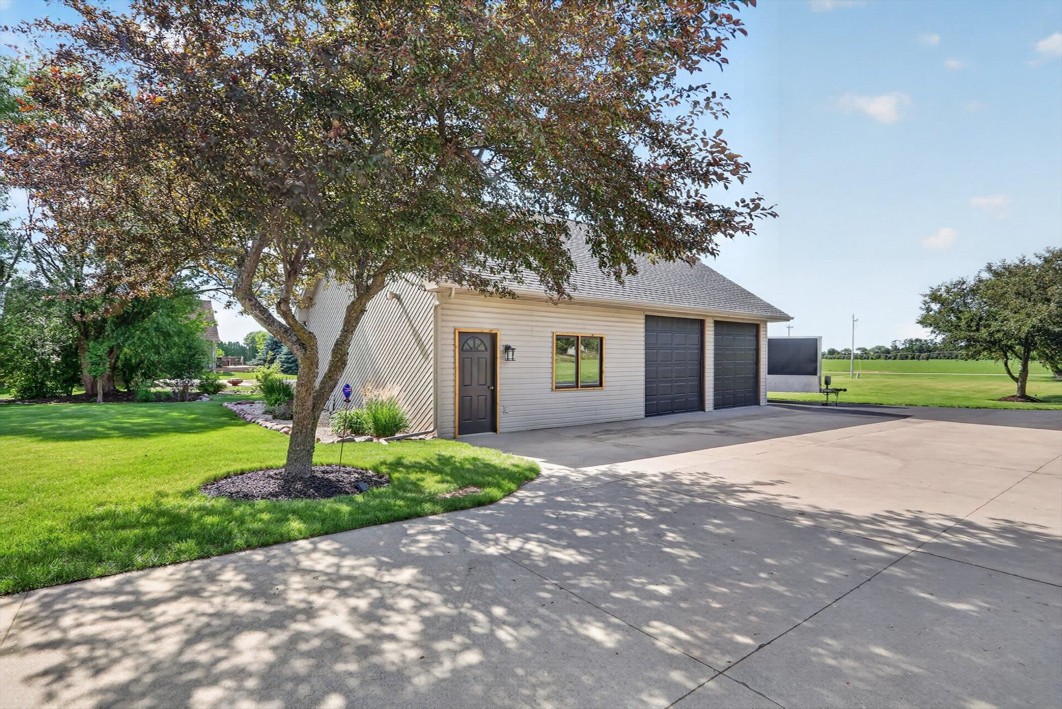5542 East L T Townline Road Beloit, WI 53511 - Photo 5 of 55