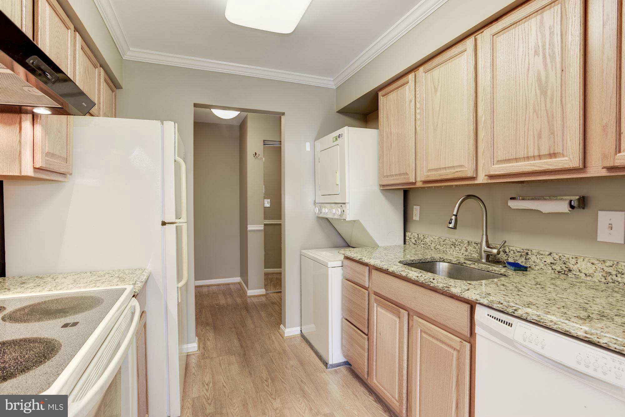 8561 Falls Run Road, Unit E Ellicott City, MD 21043 - Photo 16 of 27 Kitchen