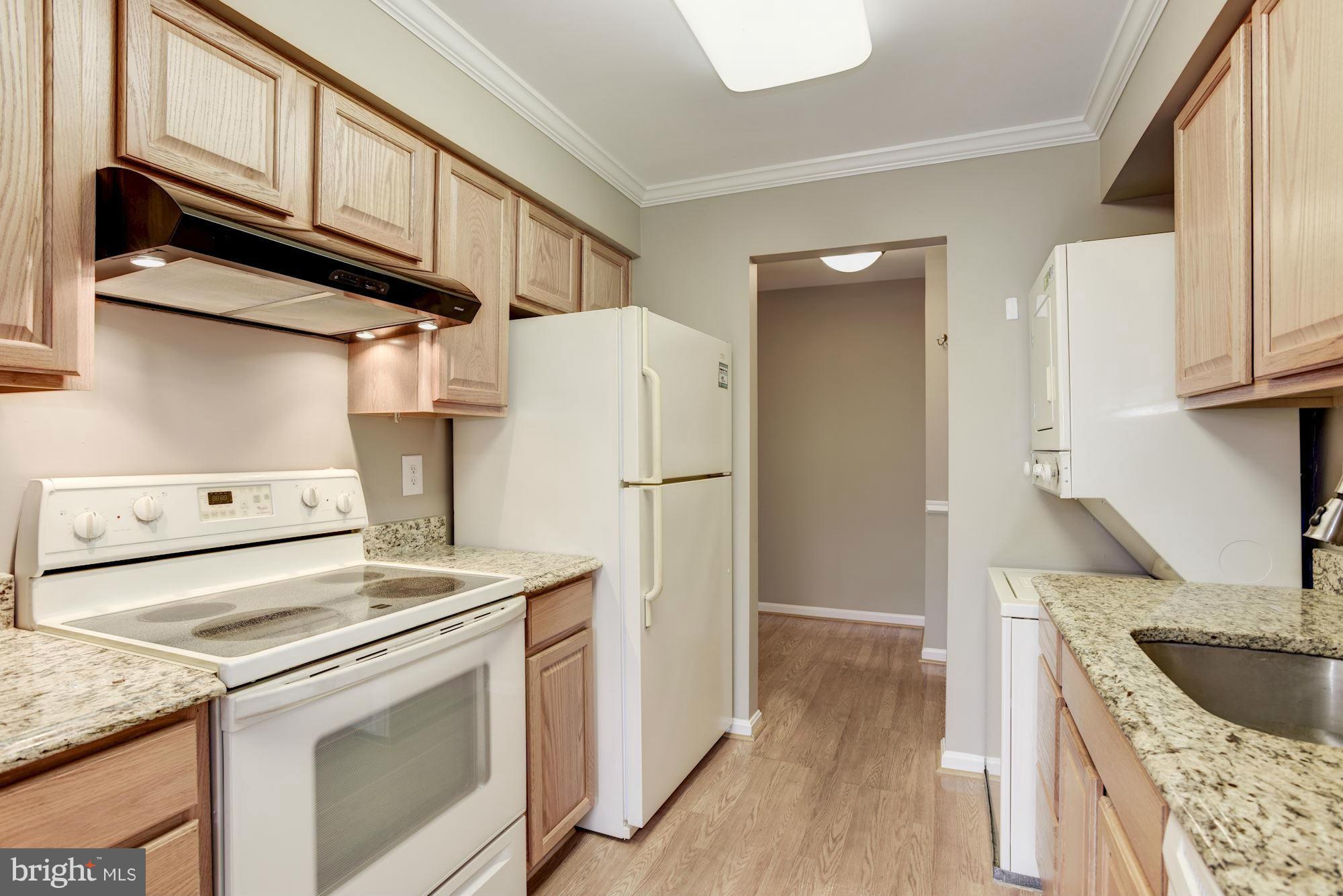 8561 Falls Run Road, Unit E Ellicott City, MD 21043 - Photo 17 of 27 Kitchen