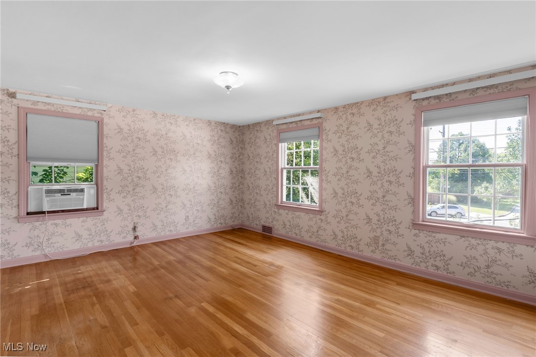 1667 Richmond Road Cleveland, OH 44124 - Photo 32 of 42