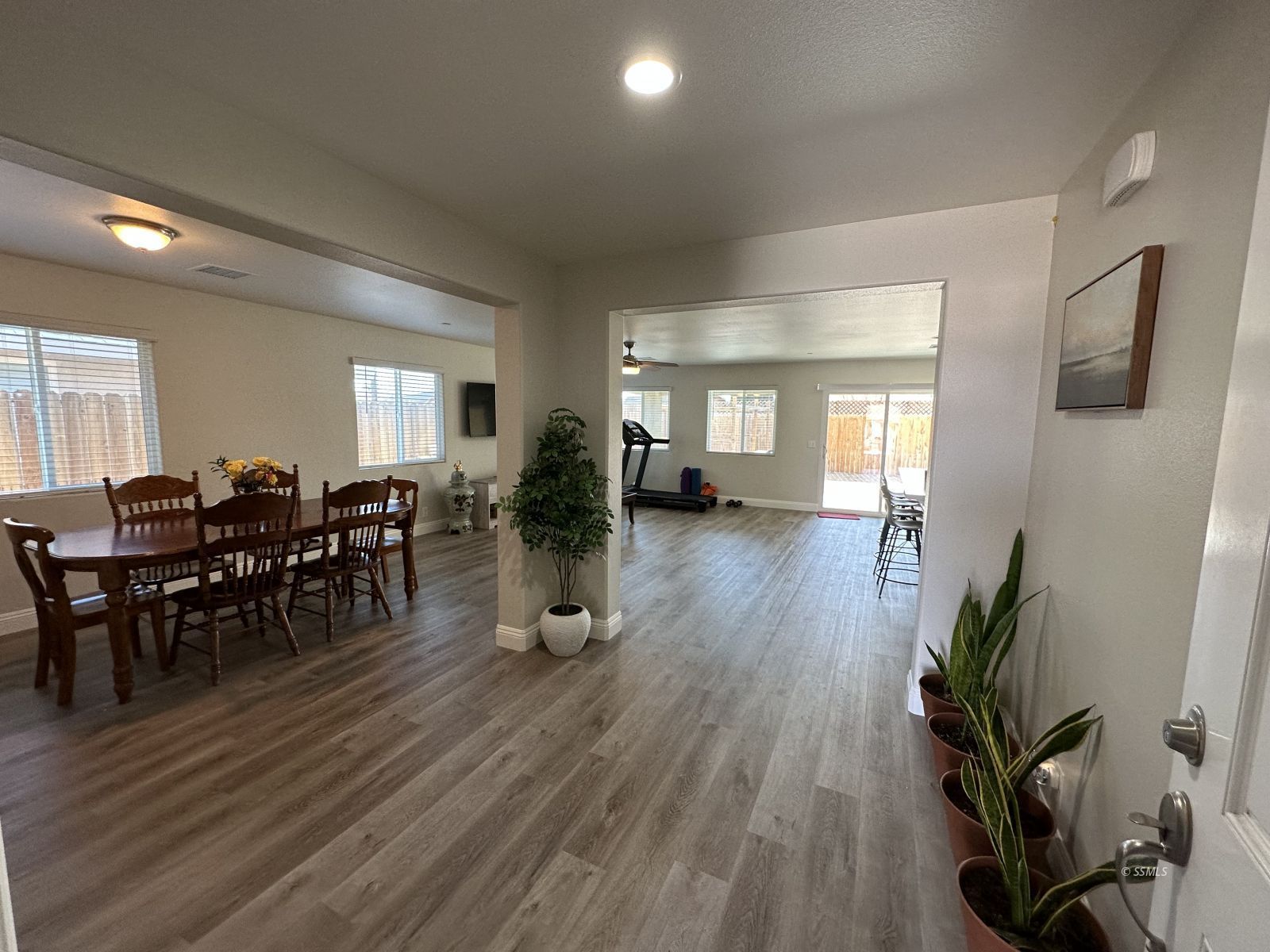 945 West Willow Avenue Ridgecrest, CA 93555 - Photo 4 of 31 Gallery Image 4