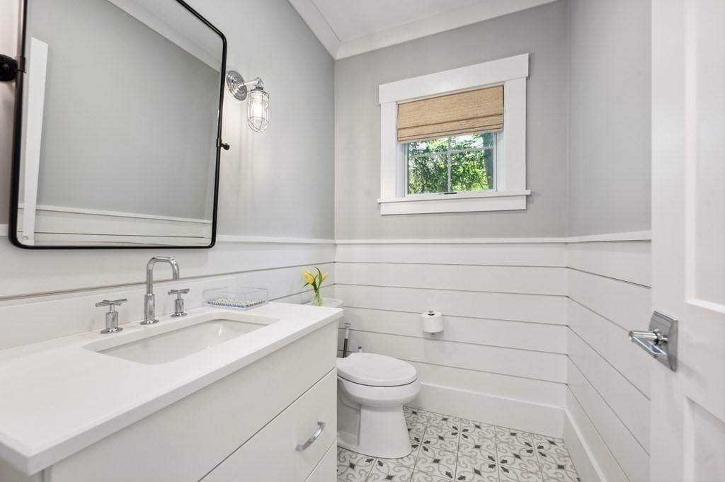 40 Carver Road Wellesley, MA 02481 - Photo 10 of 34 a bathroom with a sink toilet and shower