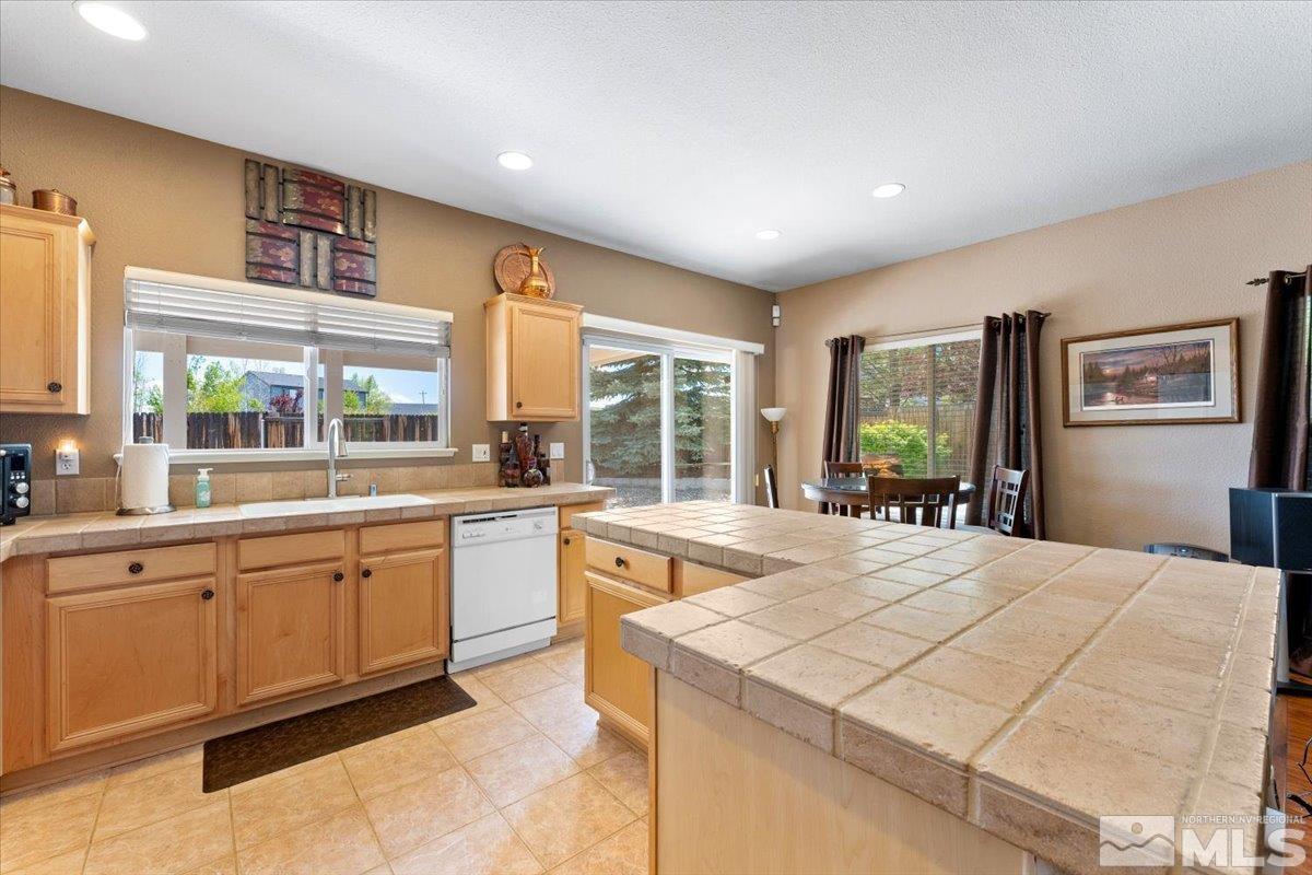 9724 Autumn Leaf Way Reno, NV 89506 - Photo 11 of 40 Photo 11