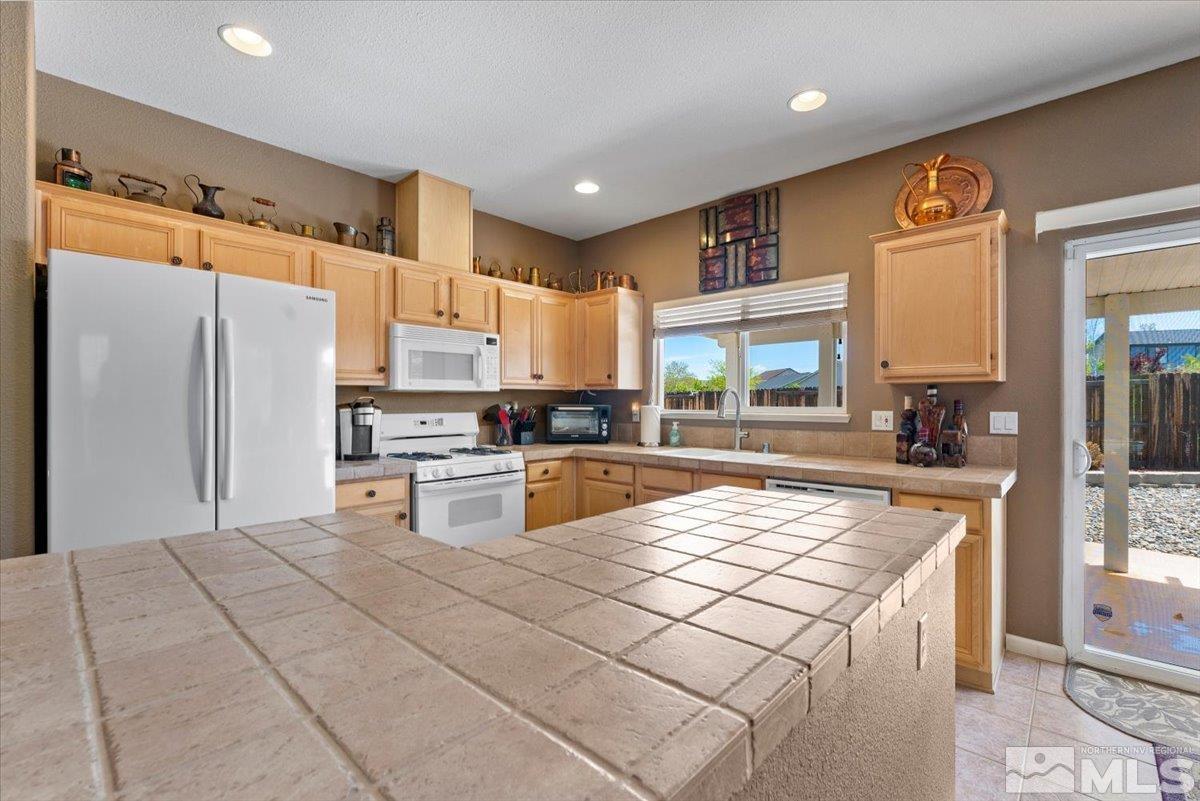 9724 Autumn Leaf Way Reno, NV 89506 - Photo 13 of 40 Photo 13
