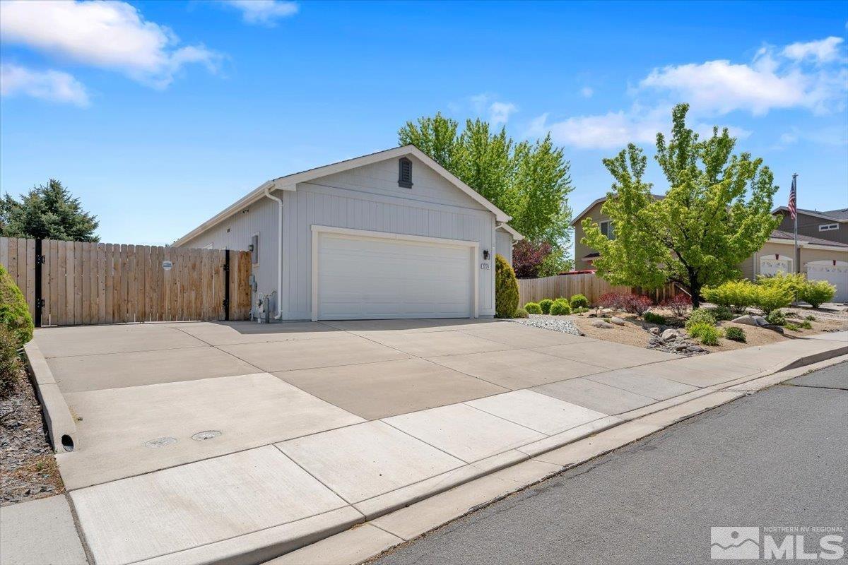 9724 Autumn Leaf Way Reno, NV 89506 - Photo 2 of 40 Photo 2