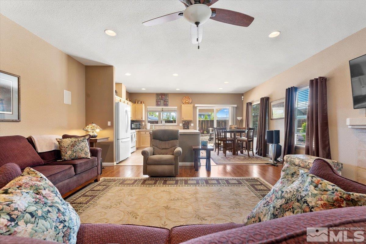 9724 Autumn Leaf Way Reno, NV 89506 - Photo 7 of 40 Photo 7