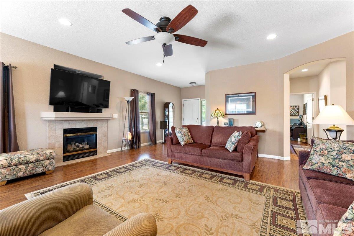 9724 Autumn Leaf Way Reno, NV 89506 - Photo 9 of 40 Photo 9