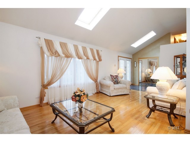 7339 South Garfield Street Burr Ridge, IL 60527 - Photo 2 of 21