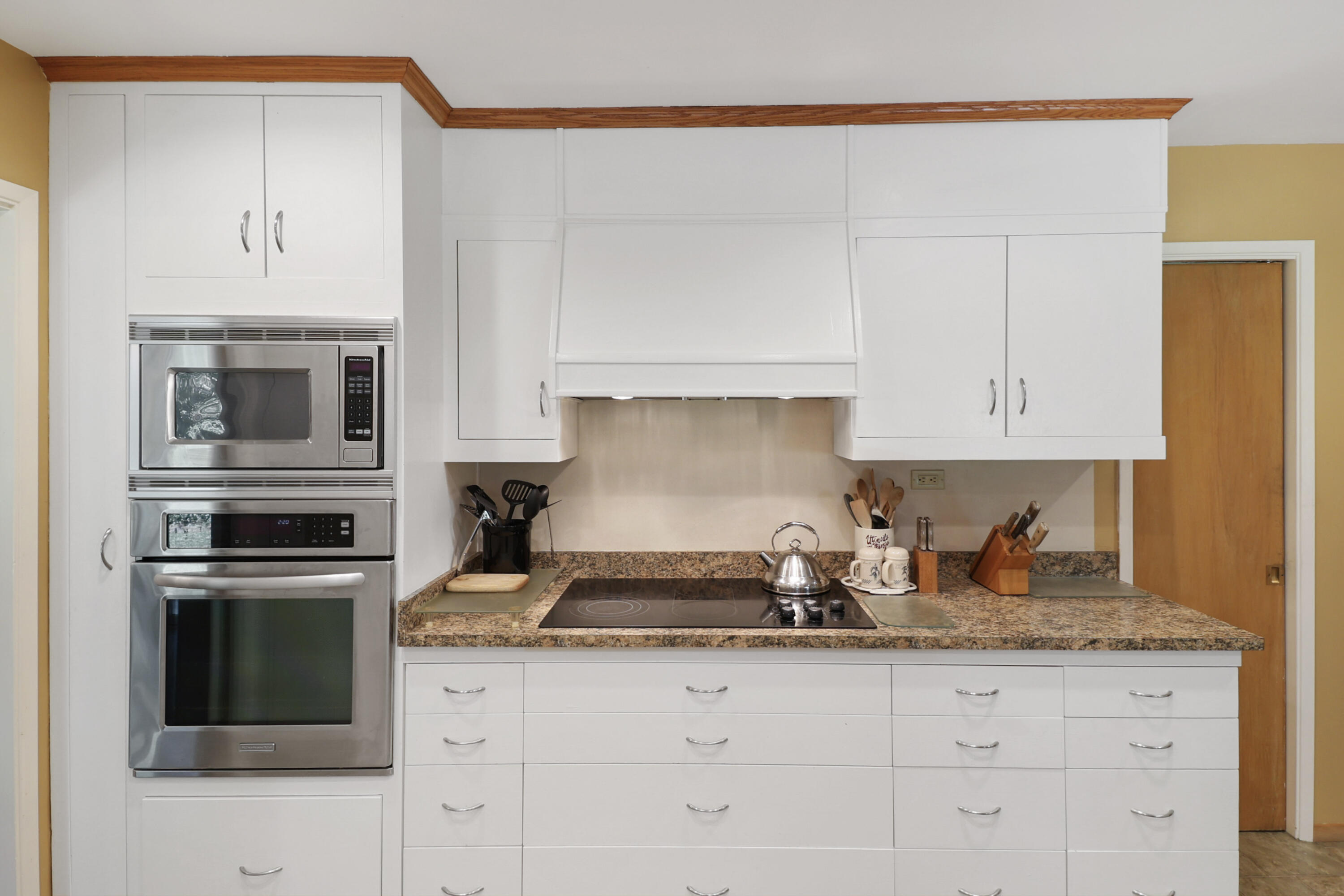 3283 Middleton Lane Redding, CA 96002 - Photo 18 of 43 Kitchen